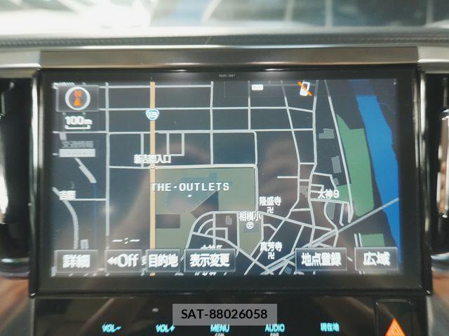 Toyota ALPHARD 2017-09 8128692-13