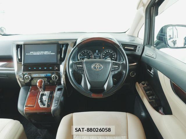 Toyota ALPHARD 2017-09 8128692-15