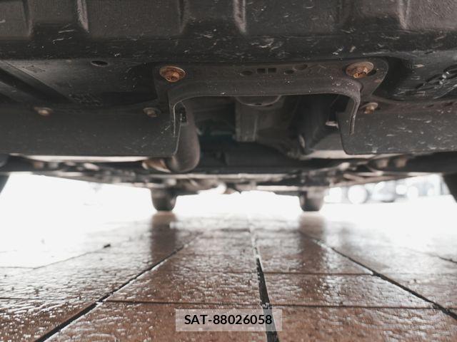 Toyota ALPHARD 2017-09 8128692-27