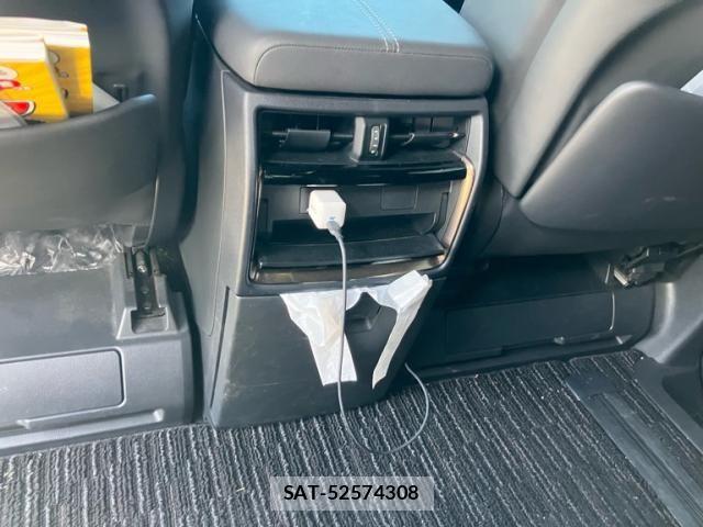 Toyota ALPHARD 2024-04 8128628-26