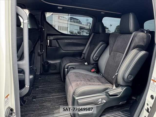 Toyota ALPHARD 2020-06 8128669-18