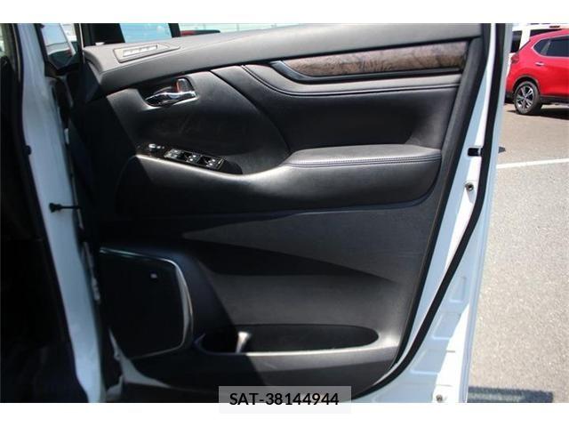 Toyota ALPHARD 2019-10 8128684-15
