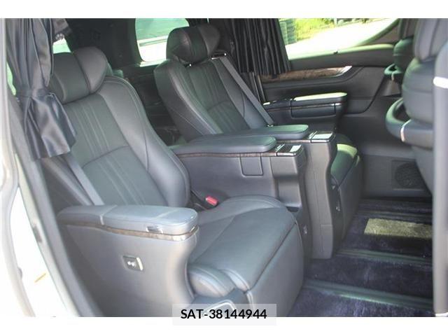Toyota ALPHARD 2019-10 8128684-17