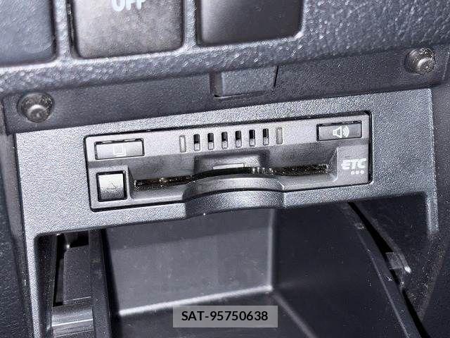 Toyota ALPHARD 2022-07 8145405-8