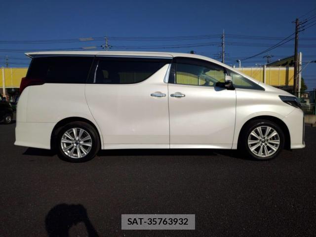 Toyota ALPHARD 2019-08 8145402-10