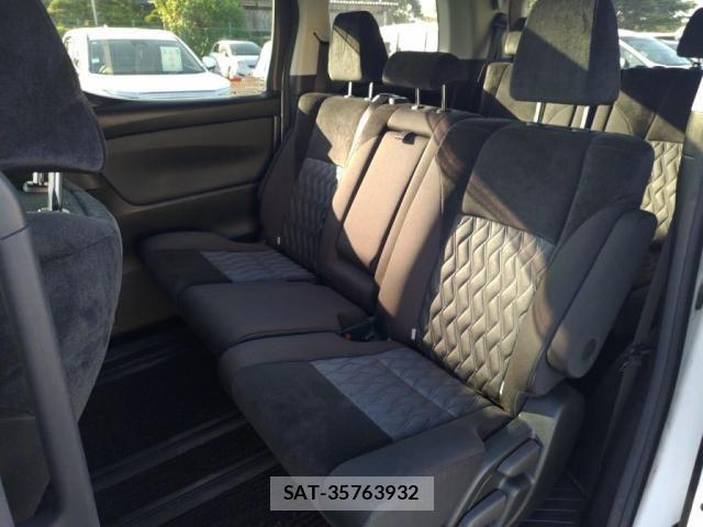 Toyota ALPHARD 2019-08 8145402-22