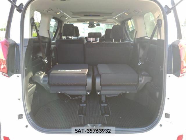 Toyota ALPHARD 2019-08 8145402-25