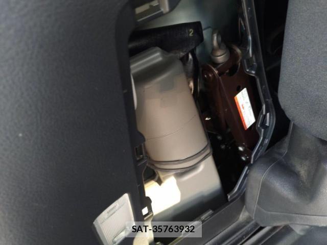 Toyota ALPHARD 2019-08 8145402-27