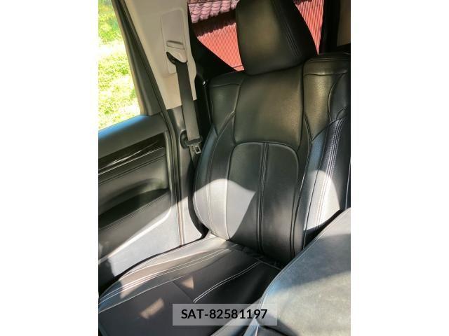 Toyota ALPHARD 2017-01 8157877-13