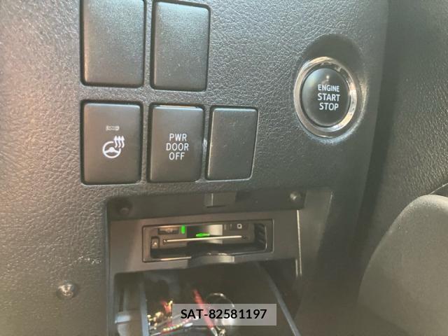 Toyota ALPHARD 2017-01 8157877-19