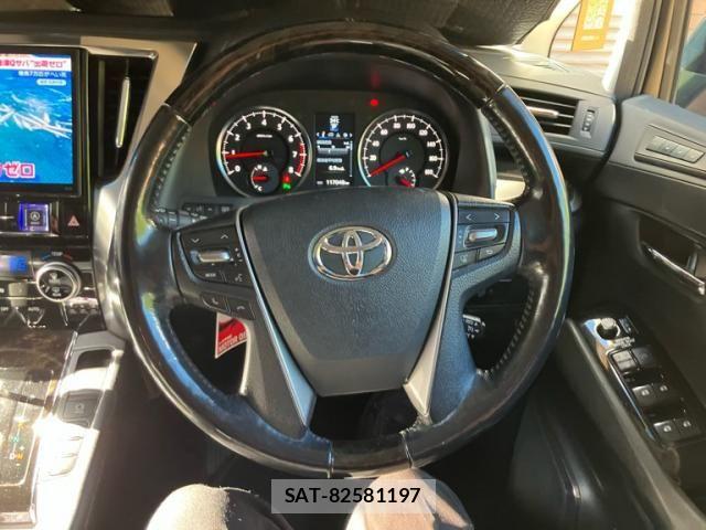 Toyota ALPHARD 2017-01 8157877-20