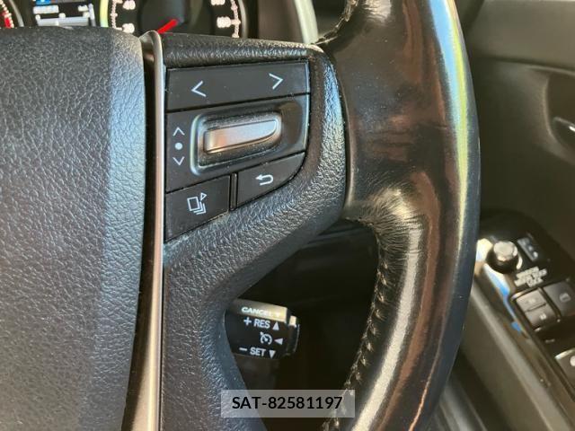 Toyota ALPHARD 2017-01 8157877-22