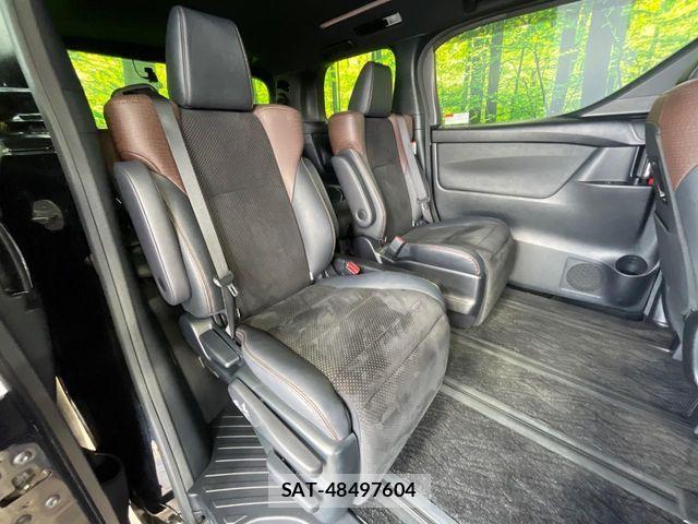 Toyota ALPHARD 2017-05 8157873-9