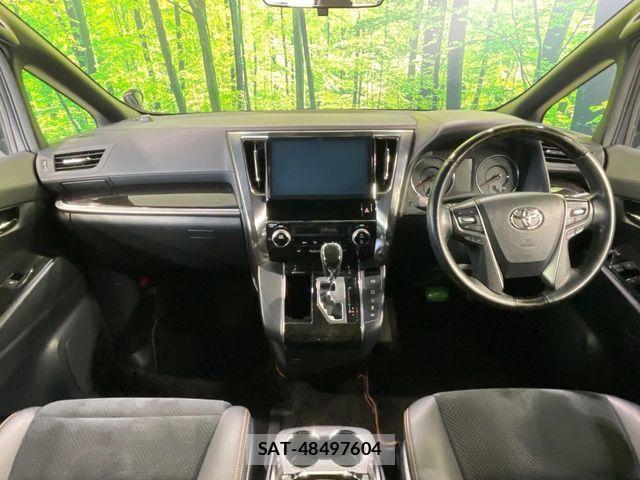 Toyota ALPHARD 2017-05 8157873-1