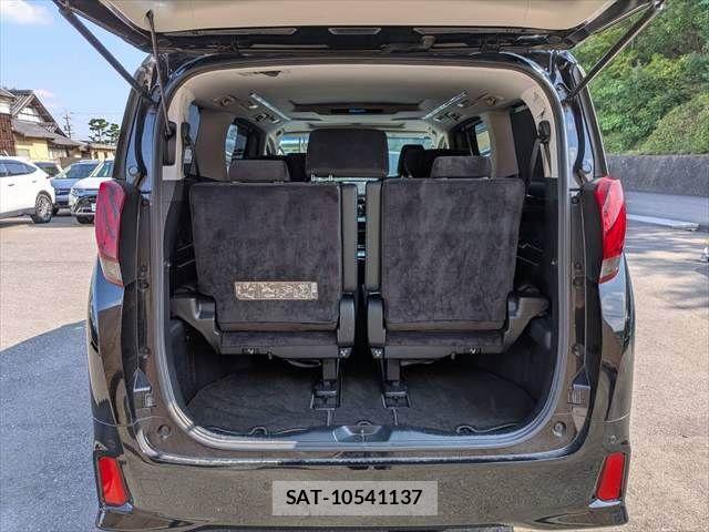 Toyota ALPHARD 2017-04 8157879-11