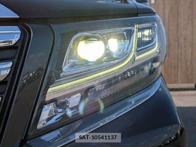 Toyota ALPHARD 2017-04 8157879-13
