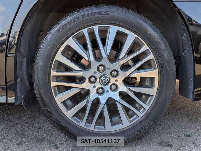 Toyota ALPHARD 2017-04 8157879-15