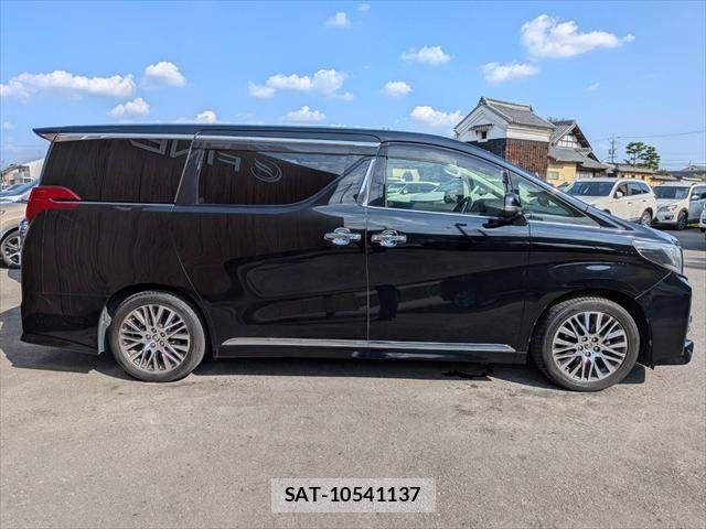 Toyota ALPHARD 2017-04 8157879-18