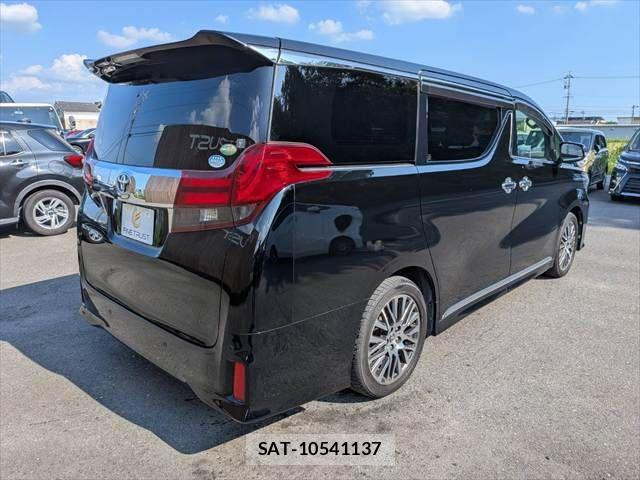 Toyota ALPHARD 2017-04 8157879-19