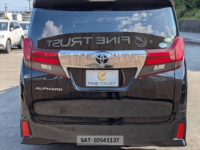 Toyota ALPHARD 2017-04 8157879-20