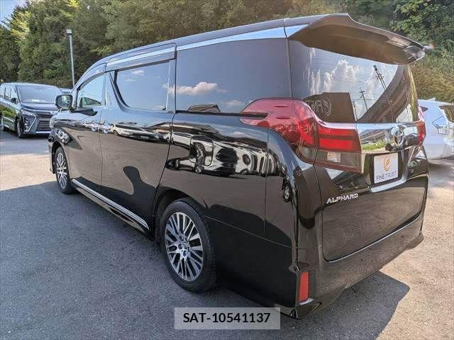 Toyota ALPHARD 2017-04 8157879-21