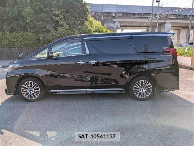 Toyota ALPHARD 2017-04 8157879-22
