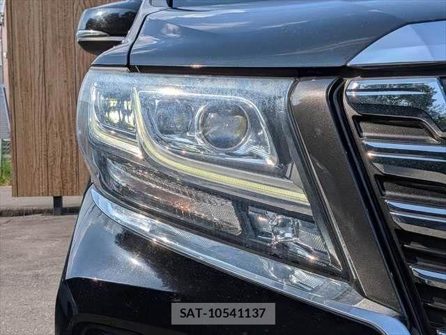 Toyota ALPHARD 2017-04 8157879-24