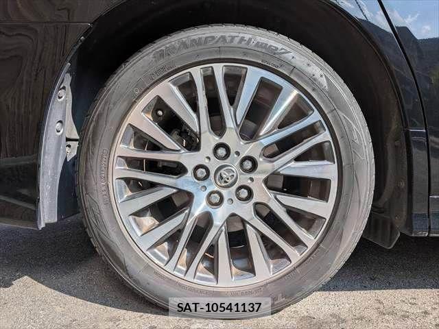 Toyota ALPHARD 2017-04 8157879-29