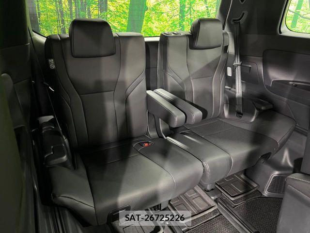 Toyota ALPHARD 2023-12 8206068-9