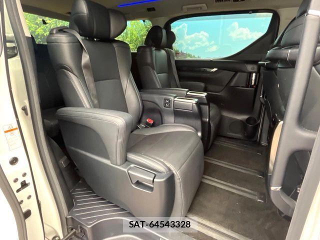 Toyota ALPHARD 2019-08 8206093-9