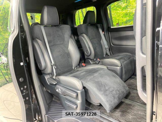 Toyota ALPHARD 2022-06 8206086-8