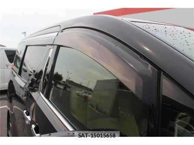 Toyota ALPHARD 2017-04 8206127-21