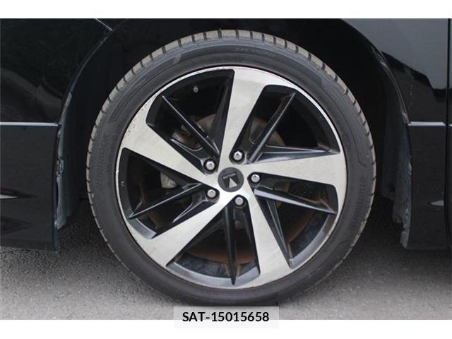 Toyota ALPHARD 2017-04 8206127-27