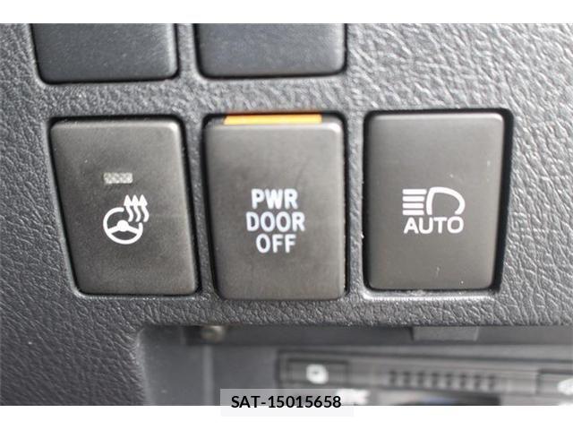 Toyota ALPHARD 2017-04 8206127-5