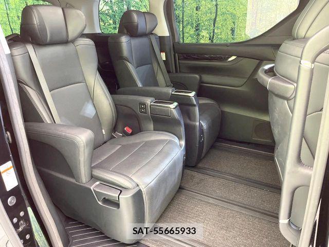 Toyota ALPHARD 2018-09 8206106-8