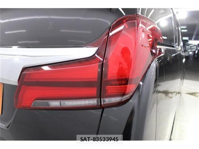 Toyota ALPHARD 2018-09 8206123-18