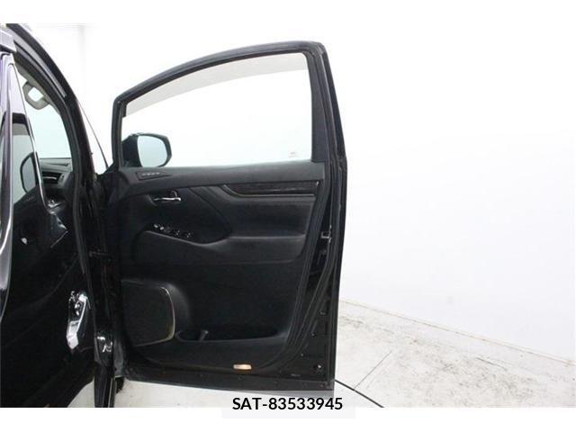 Toyota ALPHARD 2018-09 8206123-29