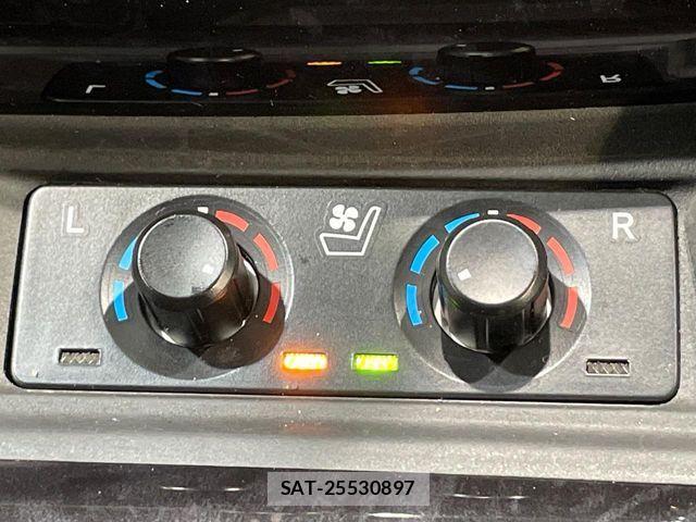 Toyota ALPHARD 2019-11 8206096-7