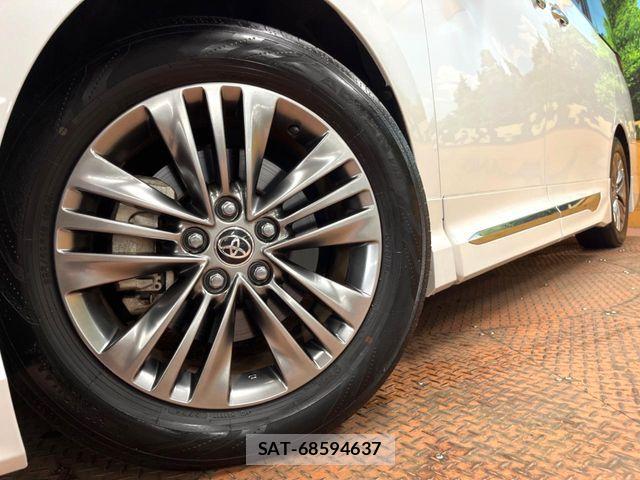 Toyota ALPHARD 2024-08 8206052-11