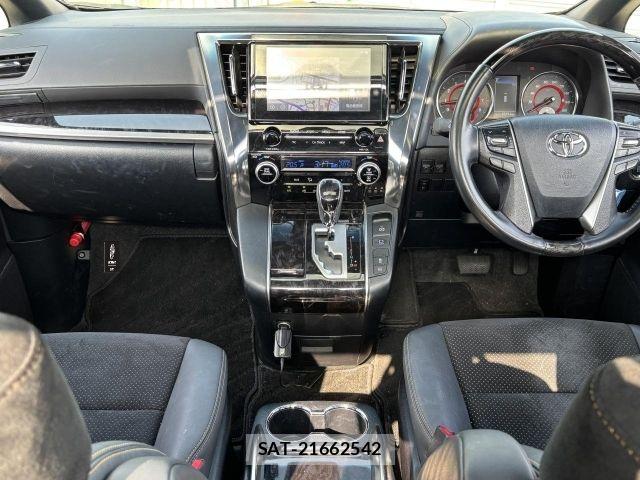 Toyota ALPHARD 2021-03 8206113-1