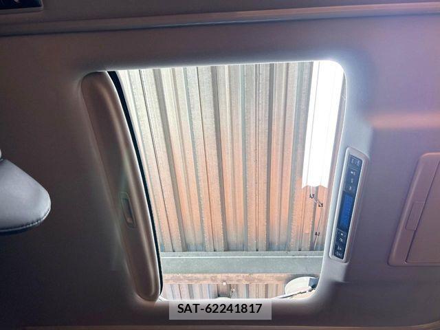 Toyota ALPHARD 2023-02 8206080-2