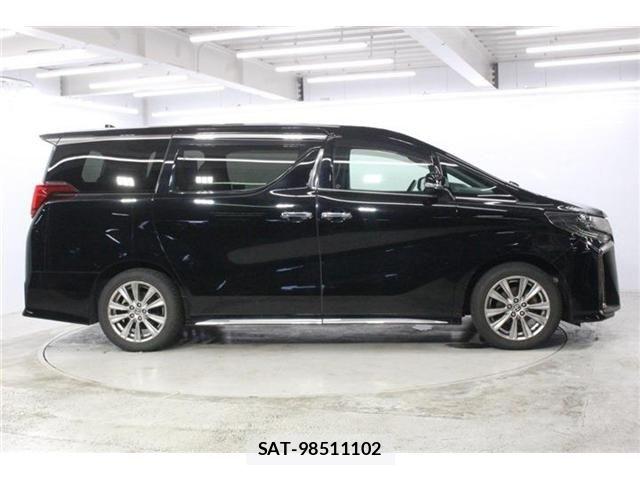 Toyota ALPHARD 2021-07 8206130-5