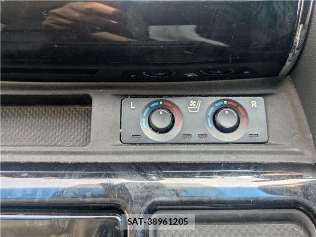 Toyota ALPHARD 2021-06 8206099-26