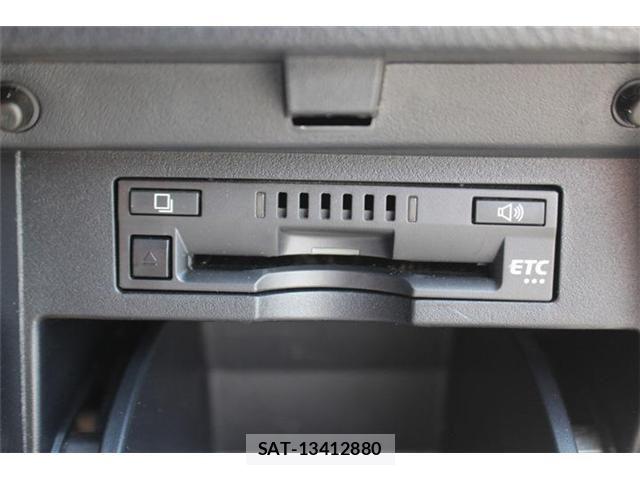 Toyota ALPHARD 2021-06 8206102-3