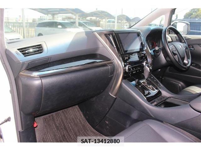 Toyota ALPHARD 2021-06 8206102-8