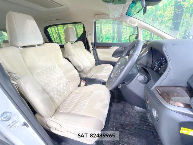 Toyota ALPHARD 2021-07 8206111-7