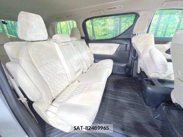 Toyota ALPHARD 2021-07 8206111-8