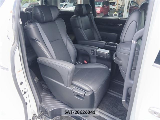 Toyota ALPHARD 2021-02 8206122-15
