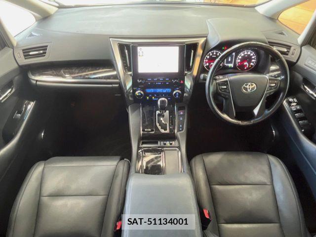 Toyota ALPHARD 2021-08 8206073-1
