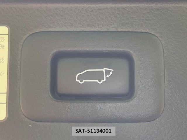 Toyota ALPHARD 2021-08 8206073-5